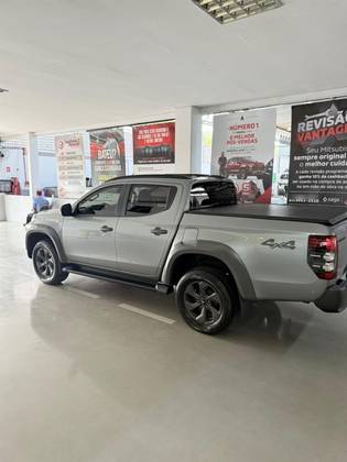 MITSUBISHI L200 TRITON 2.4 16V TURBO DIESEL SPORT OUTDOOR GLS CD 4P 4X4 AUTOMÁTICO